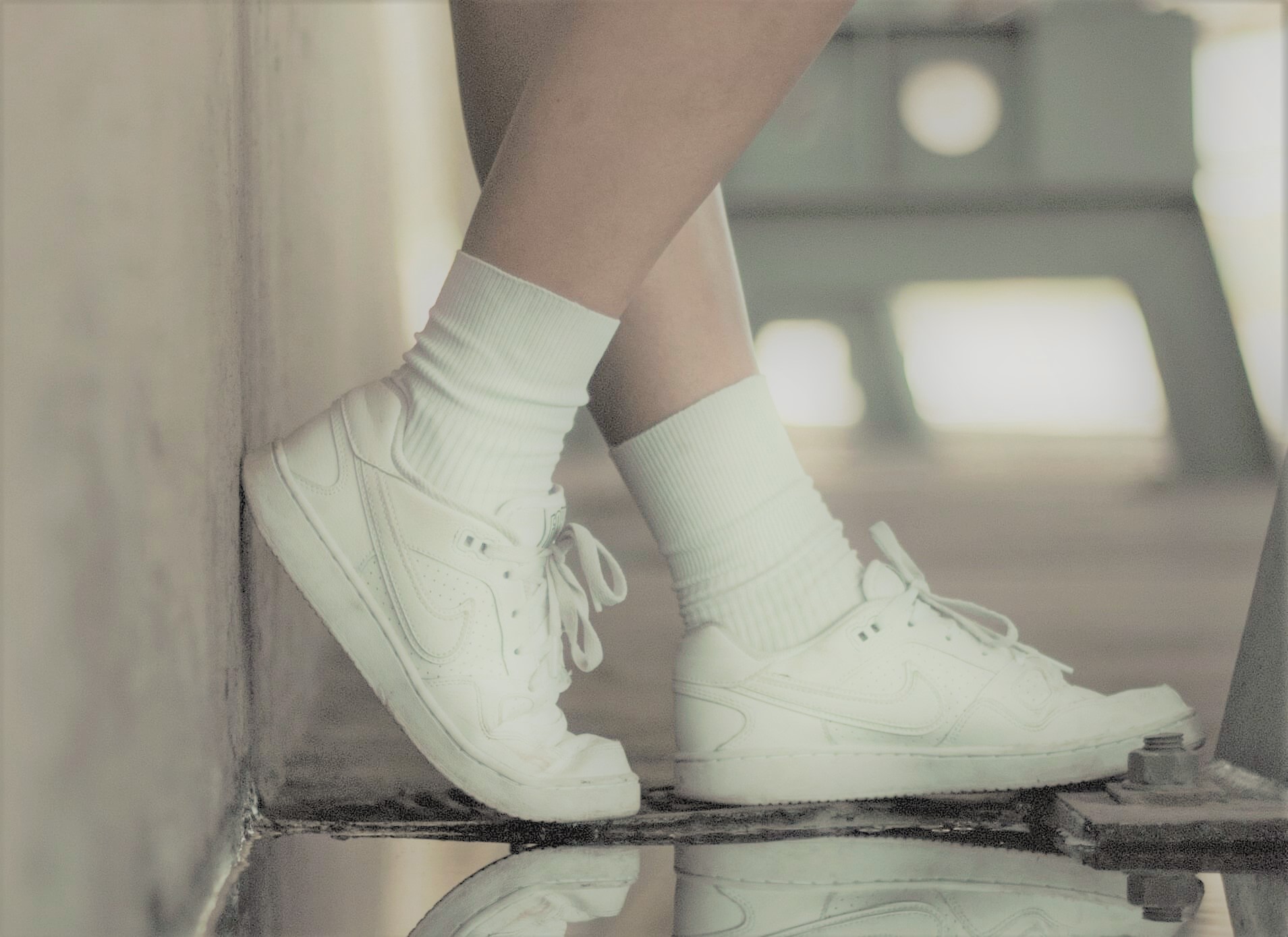 中学生の通学靴の白スニーカー、白ソックス規定 | taablog